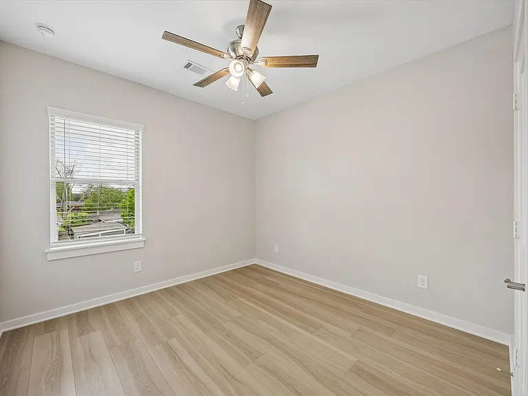 2329 Austin Ave N #B — Photo 9