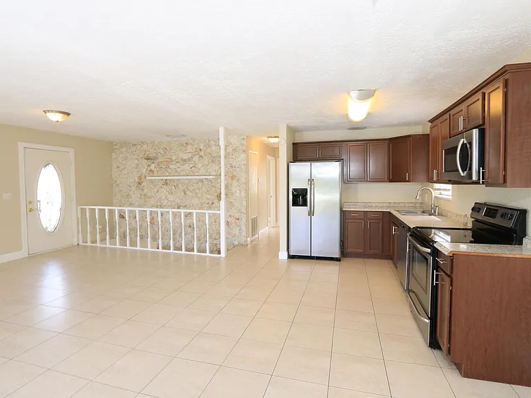 4916 Silver Oak Dr — Photo 25