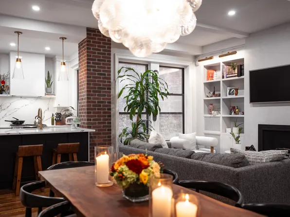 321 West 55th Street image 2 of 12