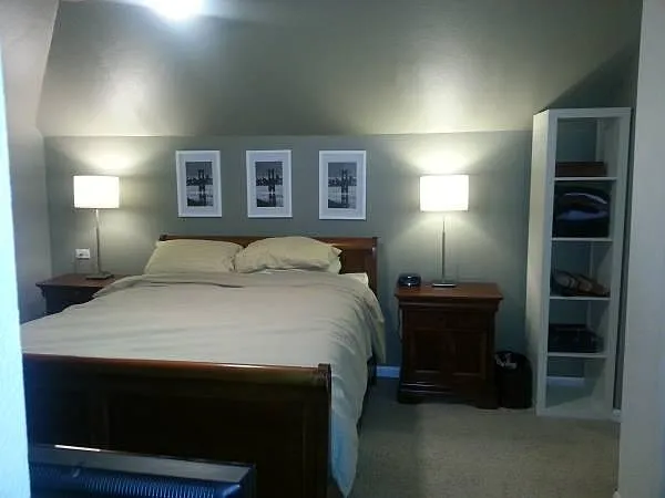 3 bed, 1880 sqft, $2,995 — Photo 2