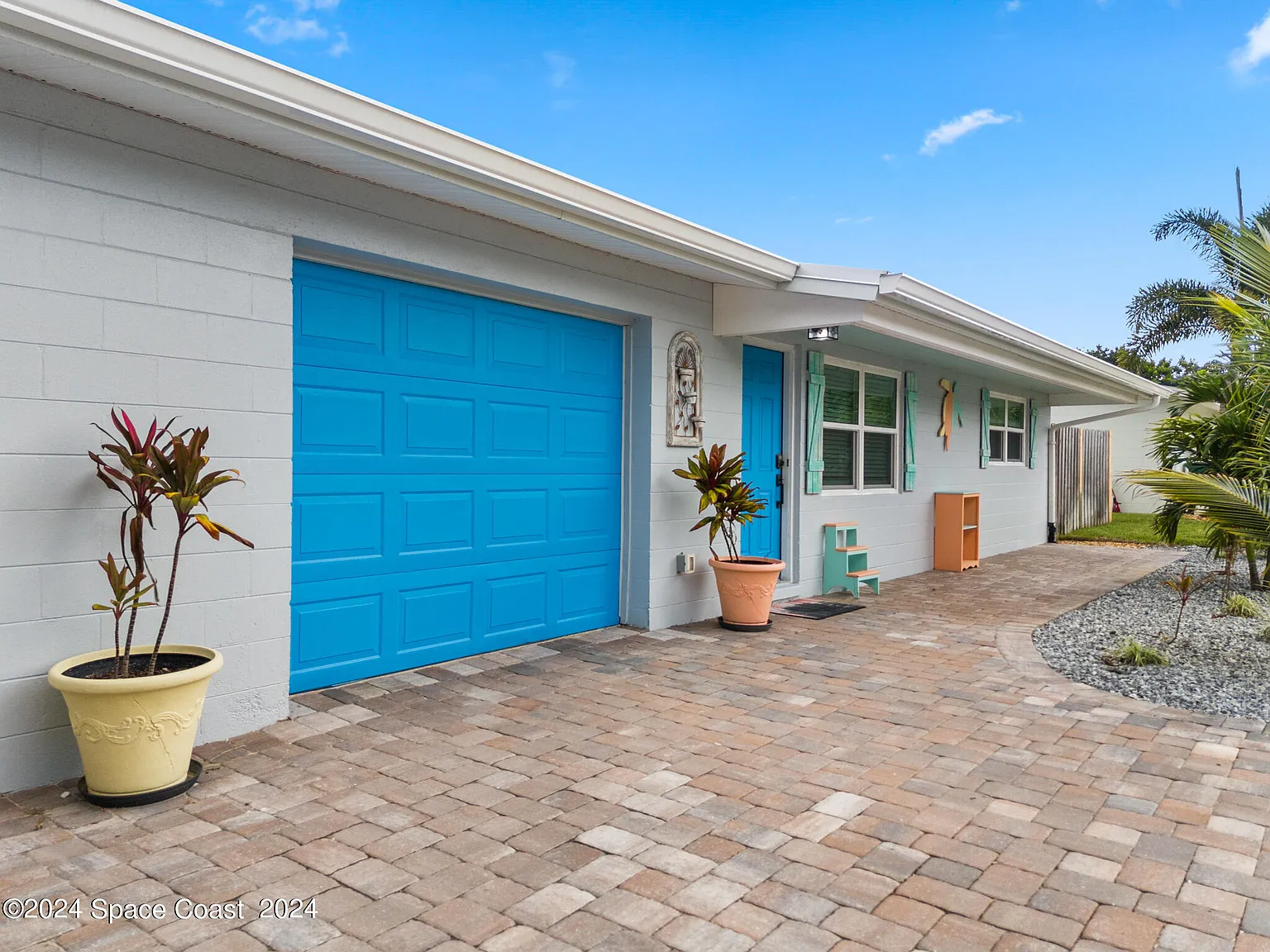 2 bed, 1.0 bath, 864 sqft, $2,400 — Photo 2