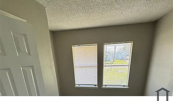 3 bed, $1,695 — Photo 4