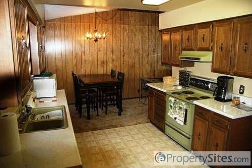 4th image of 621 Sacheen Terrace Dr