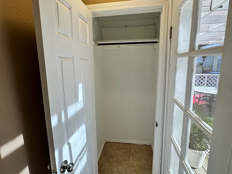 2727 Chaffee St — Photo 10