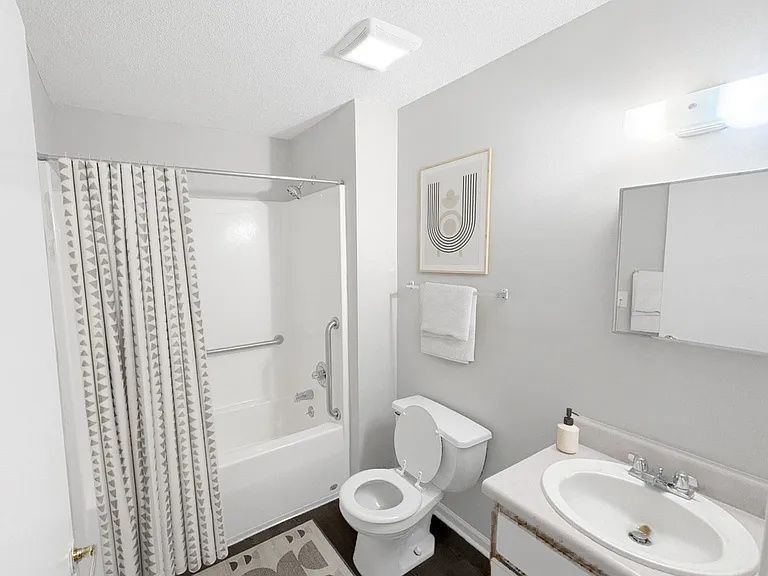 300 Bledsoe St #E8 — Photo 6