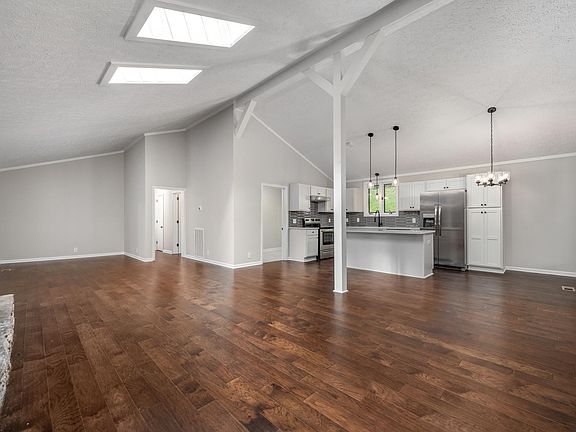 2nd image of 202 Cloverdale Ct