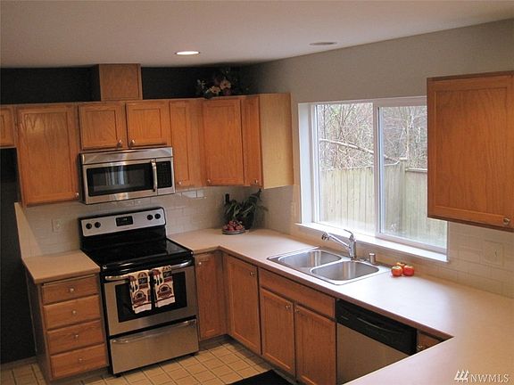 4th image of 12310 170th St E