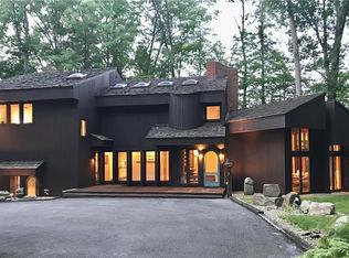 10729 Worrell Rd, Willoughby, OH 44094