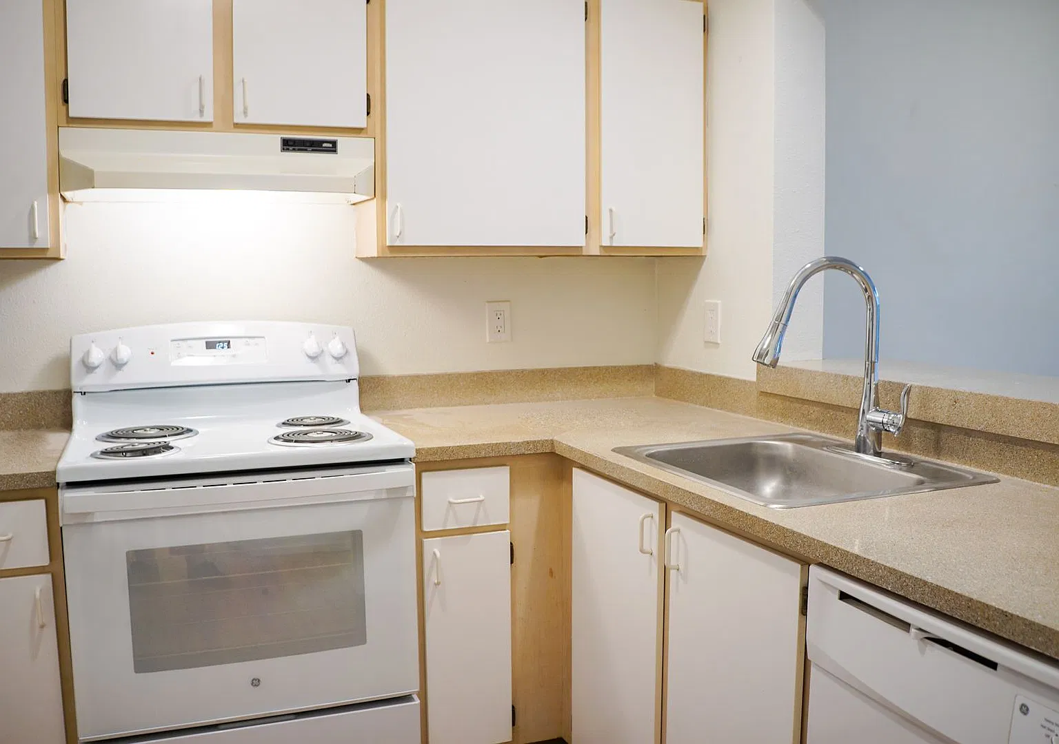 Spacious SW 1 Bed w/ Washer + Dryer, DW, & More! — Photo 4