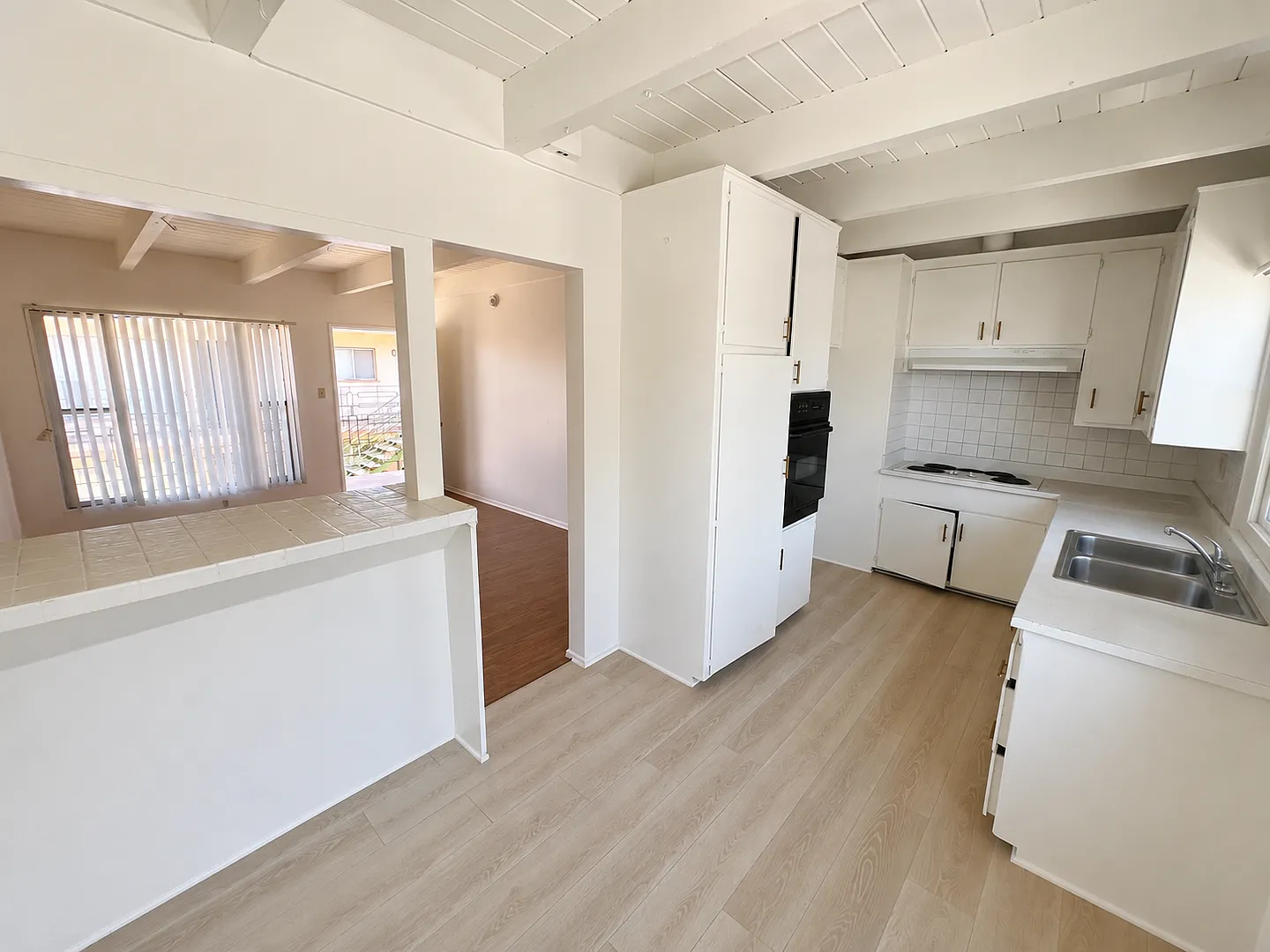 #156: 2102 S Pacific Ave Llc — Photo 1