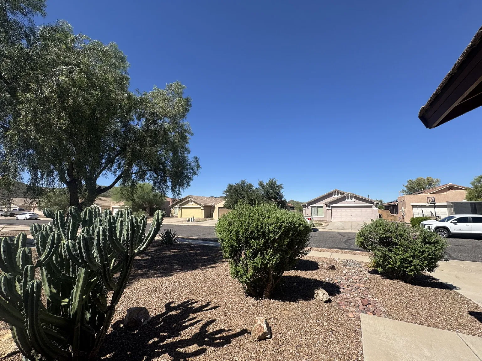 4 bed, 2.0 bath, 1618 sqft, $1,950 — Photo 3