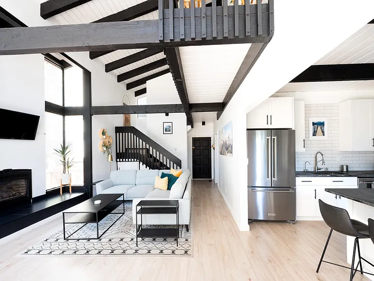 14 Chalet Ct — Photo 8