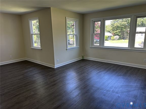 2nd image of 931 Rosewood Ter