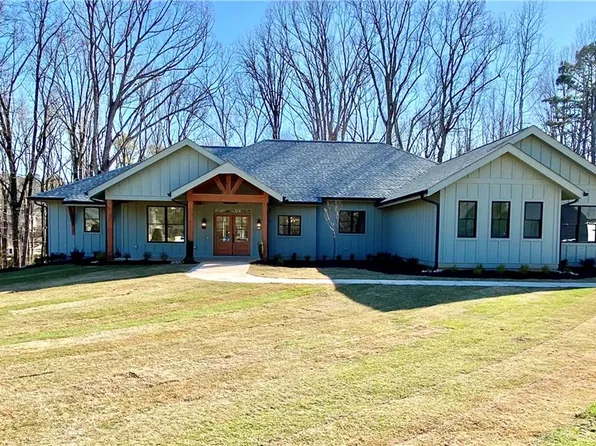 9234 Waldrip Rd, Gainesville, GA 30506