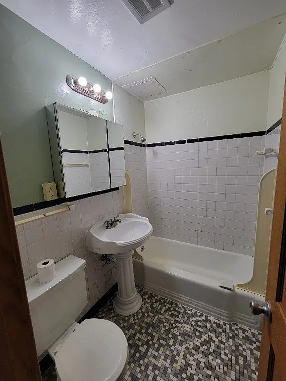 1 bed, $875 — Photo 2