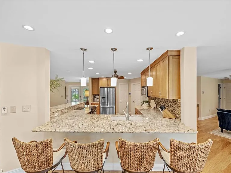675 Harbour Dr — Photo 11