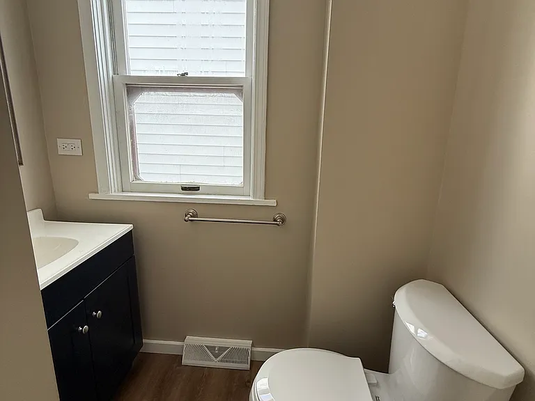 1539 Crawford Ave — Photo 18