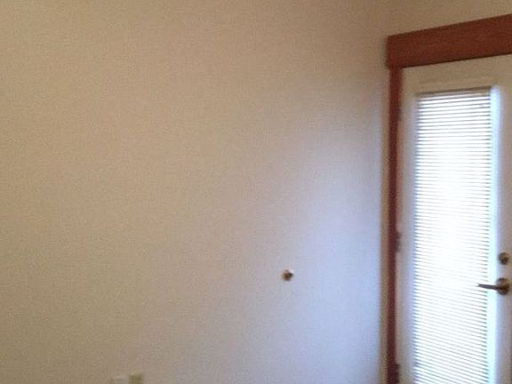 5th image of 719 SW Higgins Ave #B-6