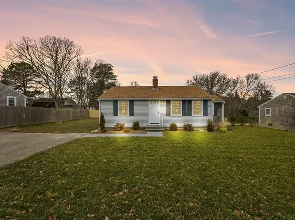12 Maple Ter, South Dennis, MA 02660