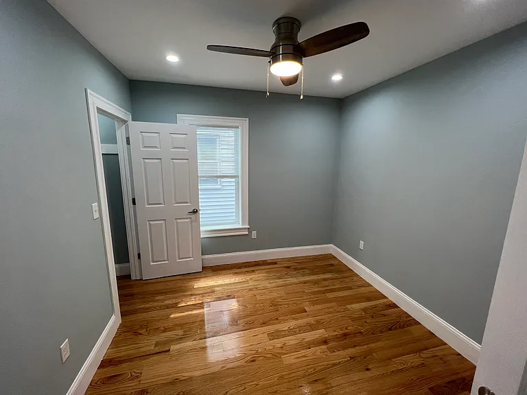 15 Harold St #4 — Photo 14