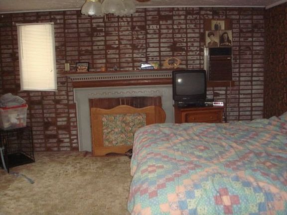 5th image of 2278 Woodville Pike