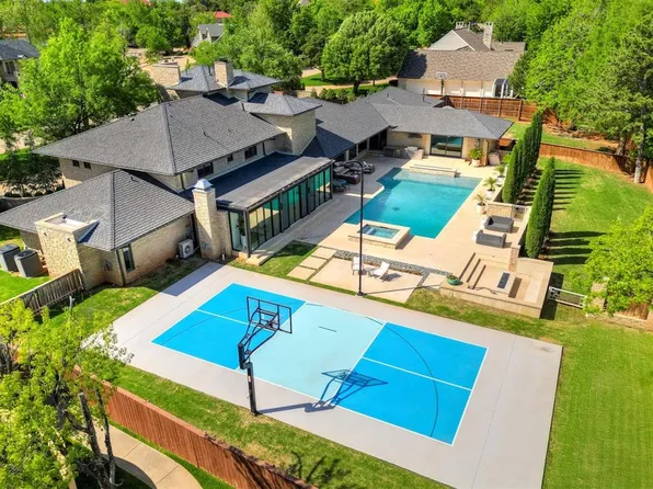 7304 Lancet Ln, Nichols Hills, OK 73120