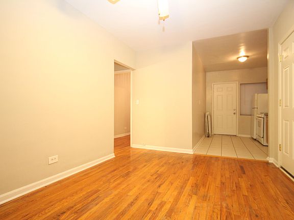 2nd image of 1342 W Argyle St APT 3N