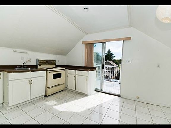 5th image of 870 W 19th Ave #2