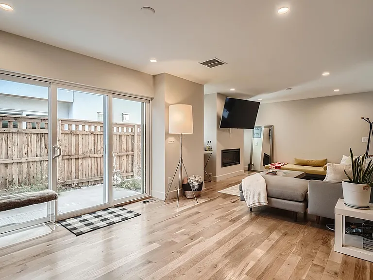 1456 N Zenobia St — Photo 5