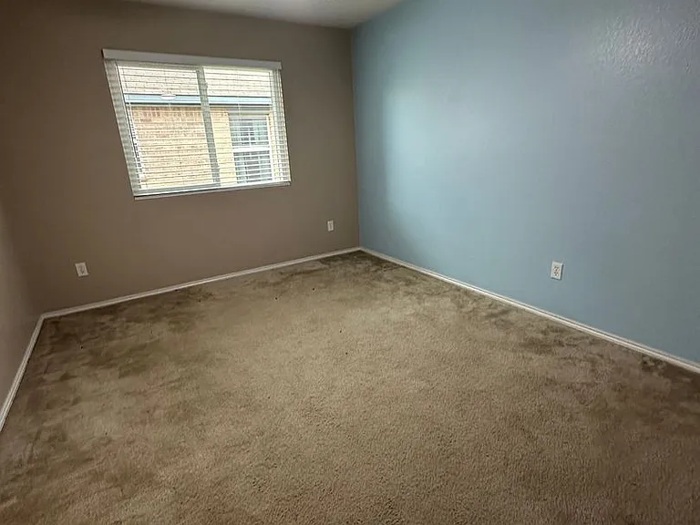 705 Morgan Dr — Photo 8