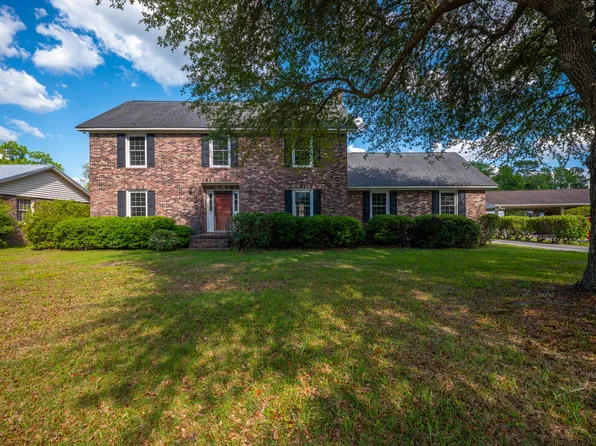305 Whitewood Ct, Moncks Corner, SC 29461