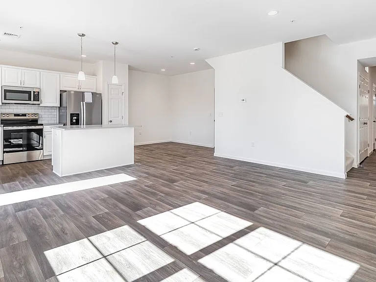 7843 Briarwood Dr — Photo 4