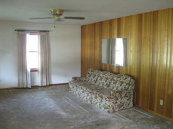 5th image of 611 S Buchanan Dr