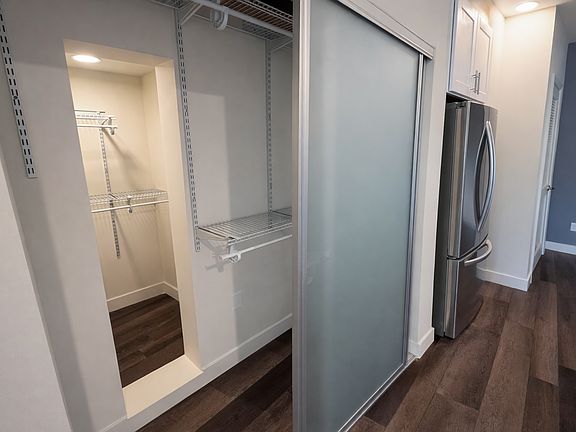 5th image of 4965 S Centinela Ave #209