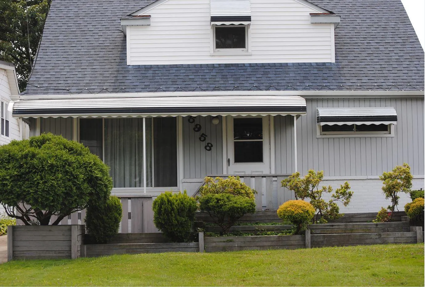 5958 Maplewood Rd photo 1