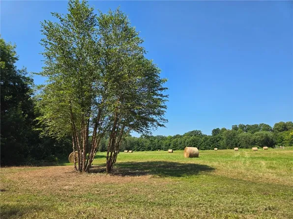 425 SE Tract 611 Rd #A, Clinton, MO 64735