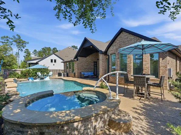 15265 Hemingway Heights Dr, Conroe, TX 77302