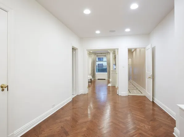 15 East 82nd Street image 27 of 30