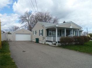 1 Orville Dr, Middletown, RI 02842