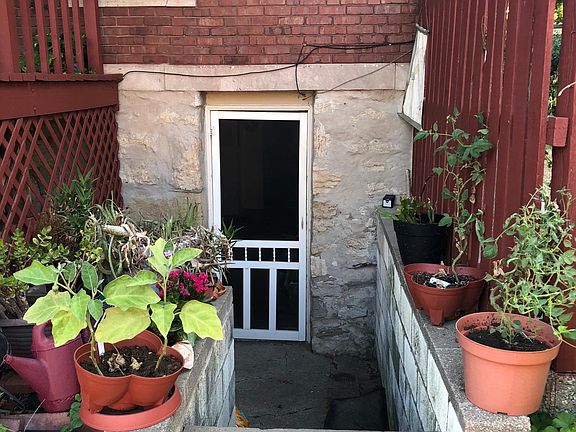 Private Entrance