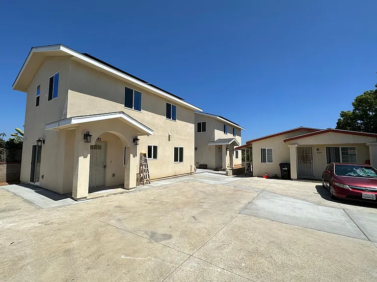 4491 Menlo Ave — Photo 1
