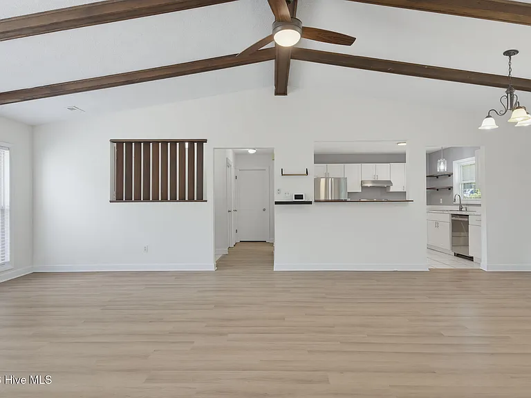 305 W Willowood Ln — Photo 23