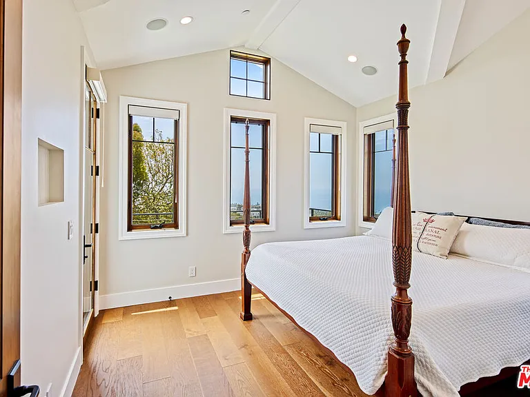 5561 Horizon Dr — Photo 29
