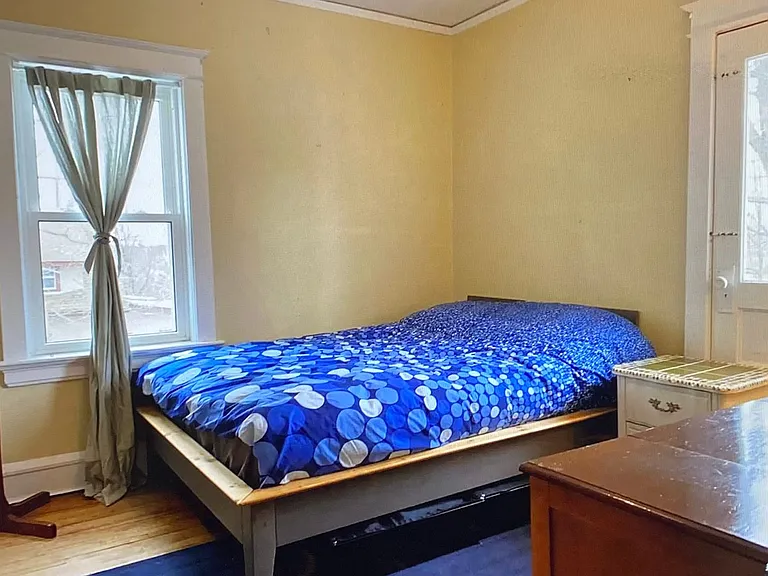 123 E Winona St — Photo 13
