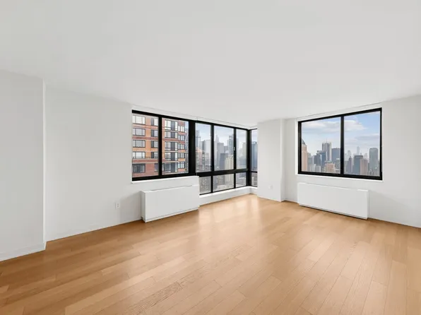 1 Columbus Place image 1 of 33