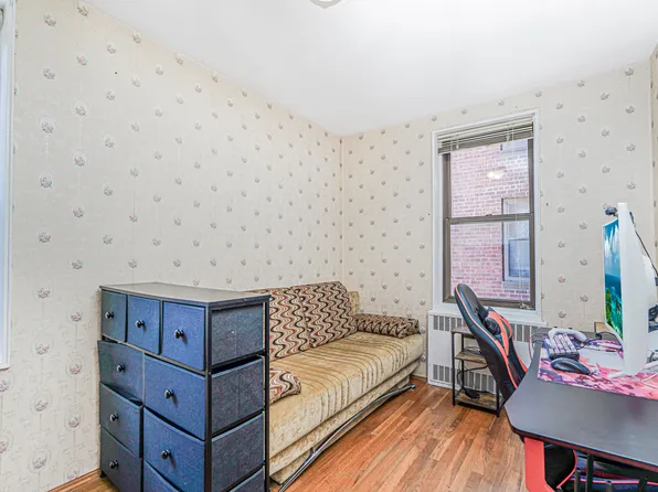 2140 Knapp Street image 15 of 25