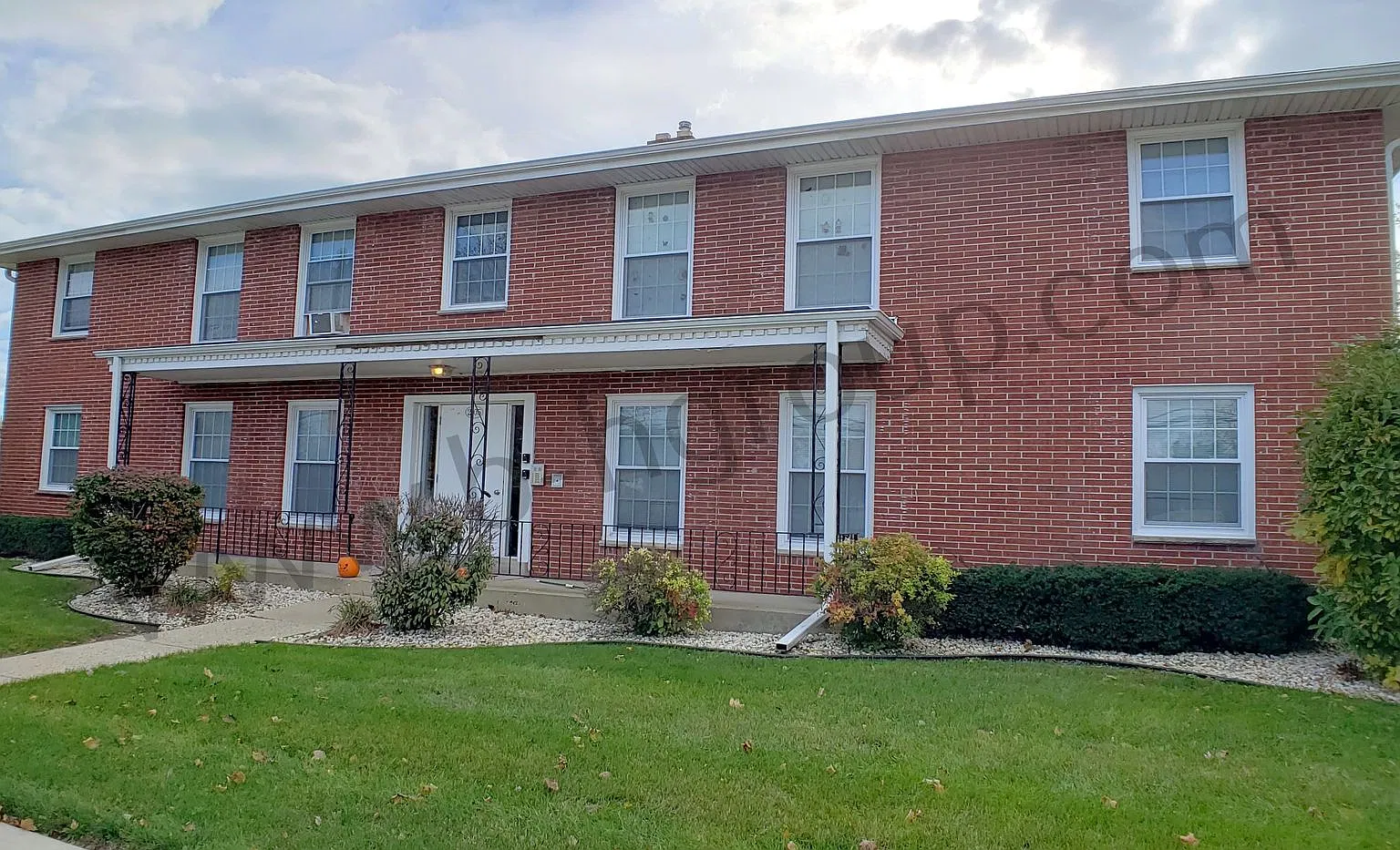 Colonial 2105 — Photo 4