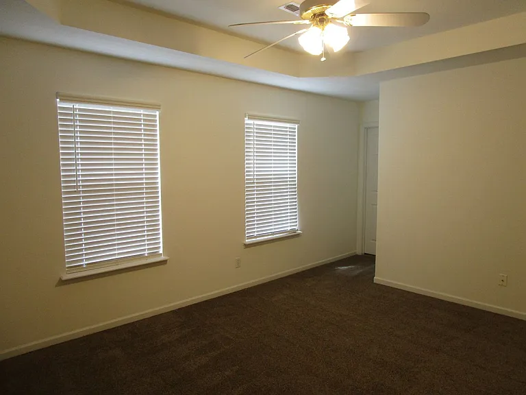 2409-2411 Northampton Dr. — Photo 19