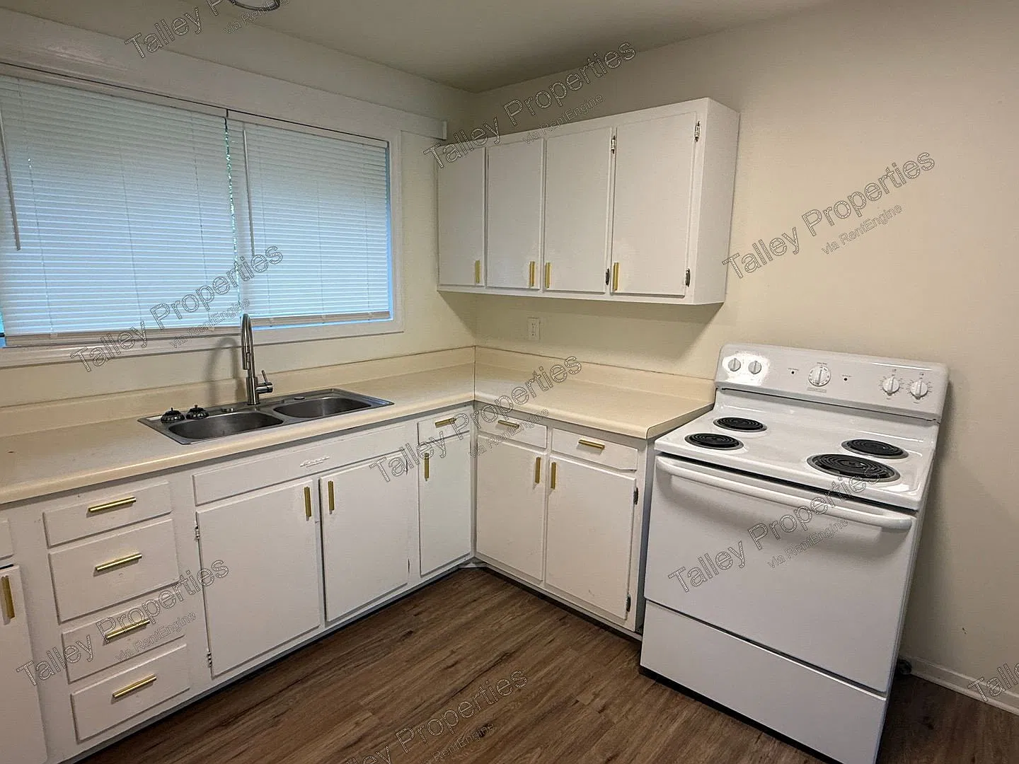 2 bed, 1.0 bath, 794 sqft, $1,299 — Photo 4