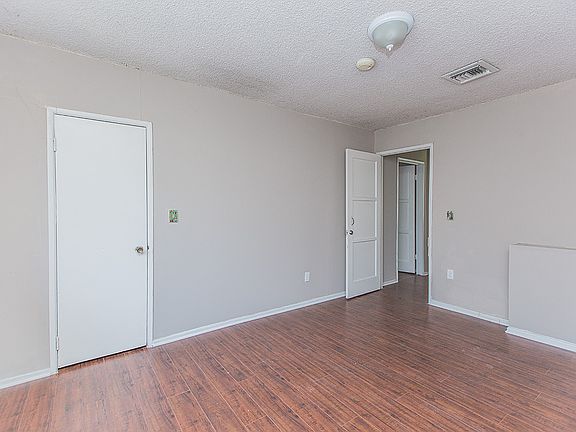 3rd image of 21114 Gault St